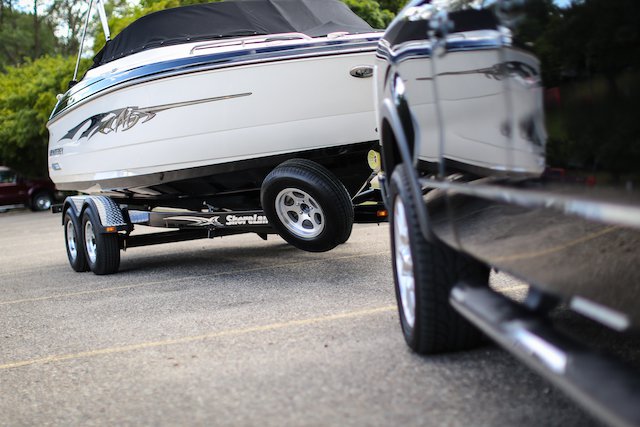 how to change light bulbs on a shorelander boat trailer